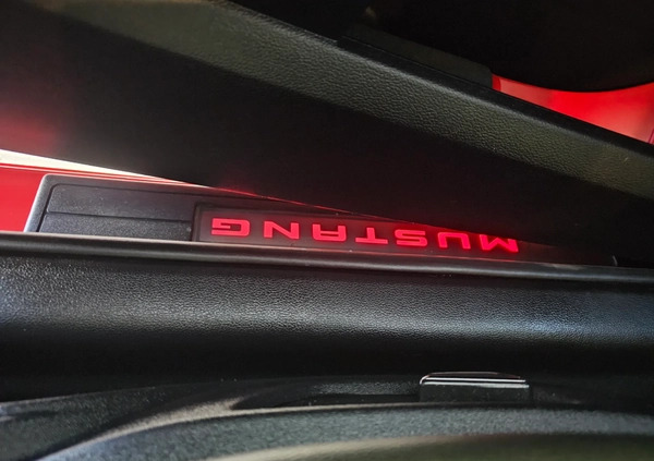 Ford Mustang cena 155545 przebieg: 37300, rok produkcji 2019 z Warszawa małe 667